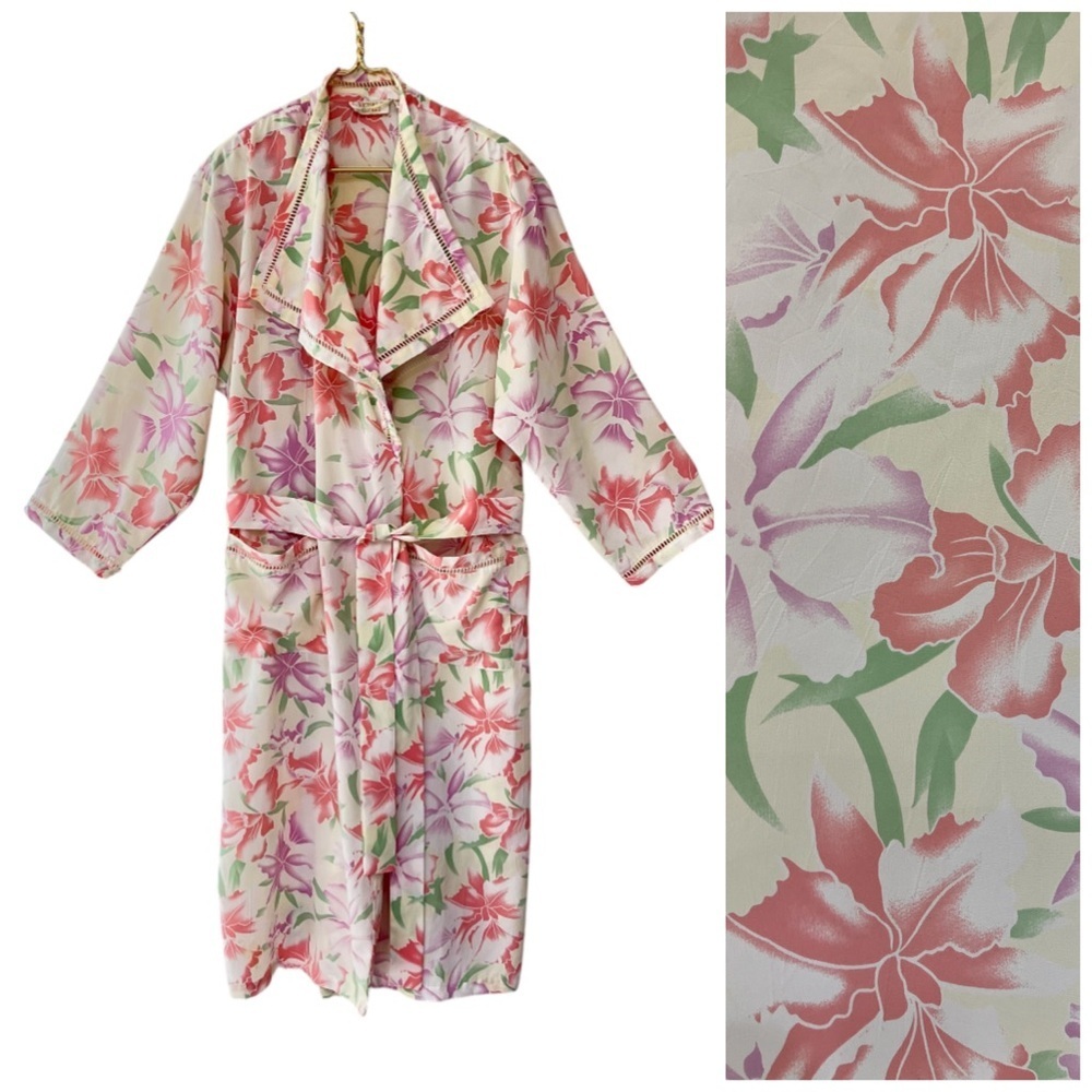 Victoria’s Secret Vintage Gold Label Floral Robe Ladder Lace Trim Belted M/L